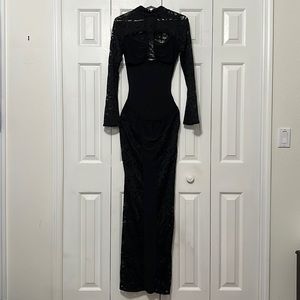 FashionNova Hard to Resist Lace Maxi Dress. Size Large.